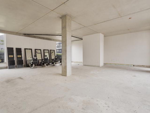 Local Commercial vente à Sint-pieters-leeuw, Brabant