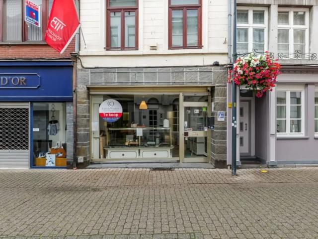 Local Commercial vente à Looz, Limburg