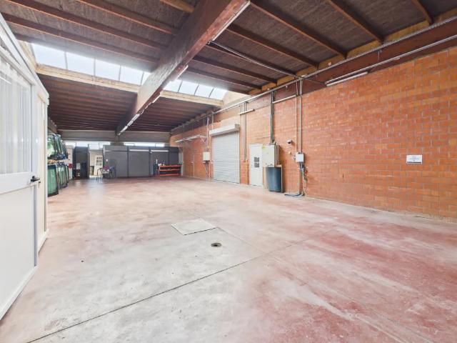 Local Commercial vente à Brunehaut, Wallonie