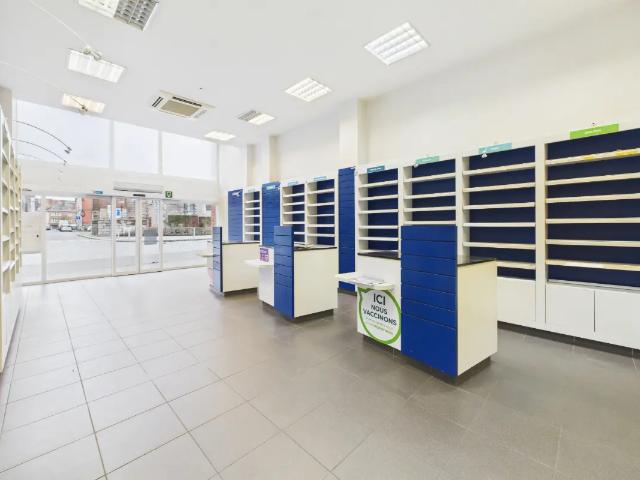 Local Commercial vente à Brunehaut, Wallonie
