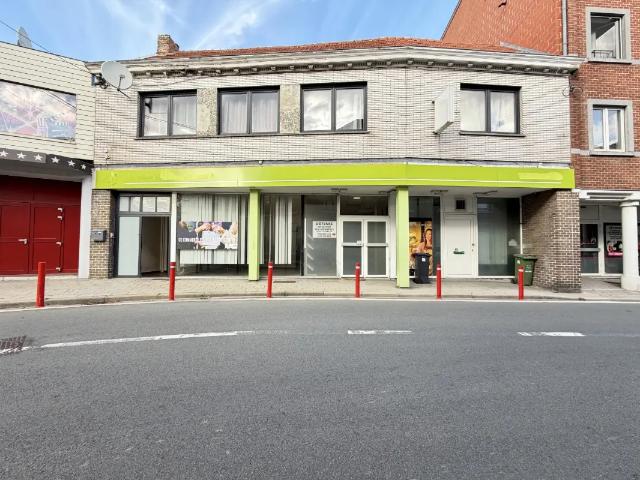Local Commercial vente à Lantremange, Waremme