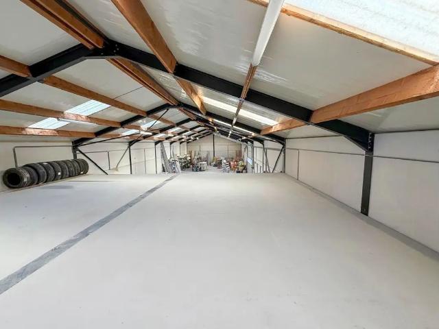 Local Commercial vente à Baillonville, Wallonie