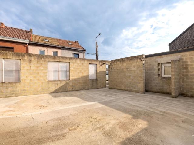 Local Commercial vente à Châtelet, Wallonie