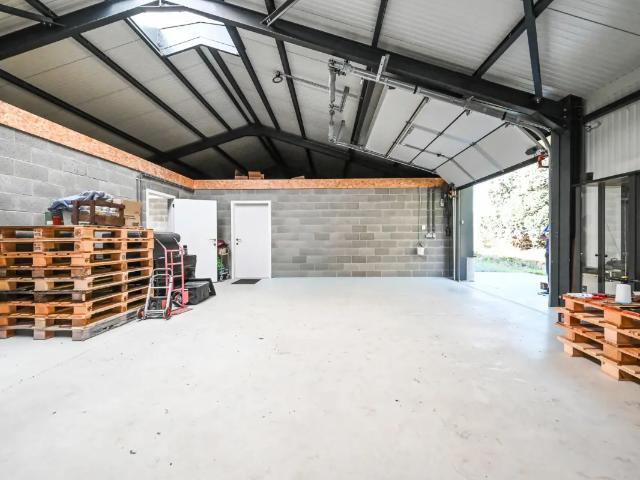 Local Commercial vente à Héron, Wallonie