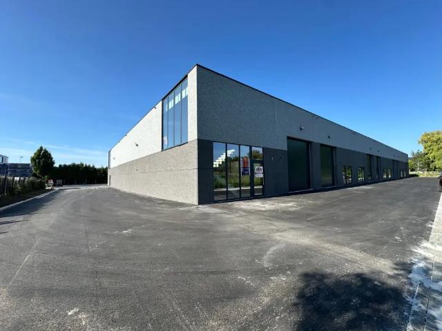 Local Commercial vente à Moorslede, West-Vlaanderen