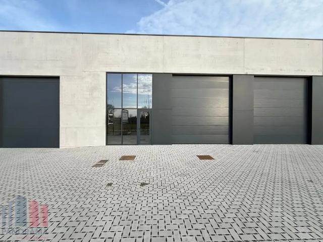 Local Commercial vente à Dentergem, West-Vlaanderen