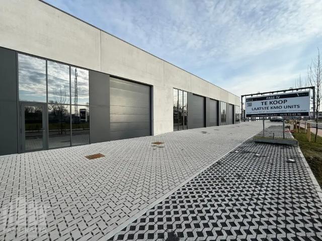 Local Commercial vente à Dentergem, West-Vlaanderen