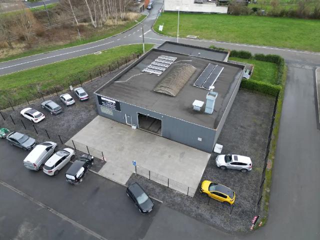 Local Commercial vente à Esquelmes, Wallonie