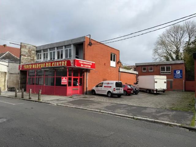 Local Commercial vente à Fontaine-l'évêque, Wallonie