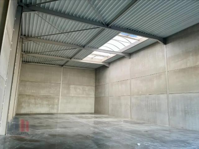 Local Commercial vente à Hulshout, Antwerpen
