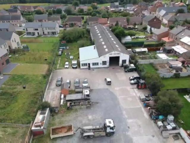 Local Commercial vente à Opheylissem, Hélécine