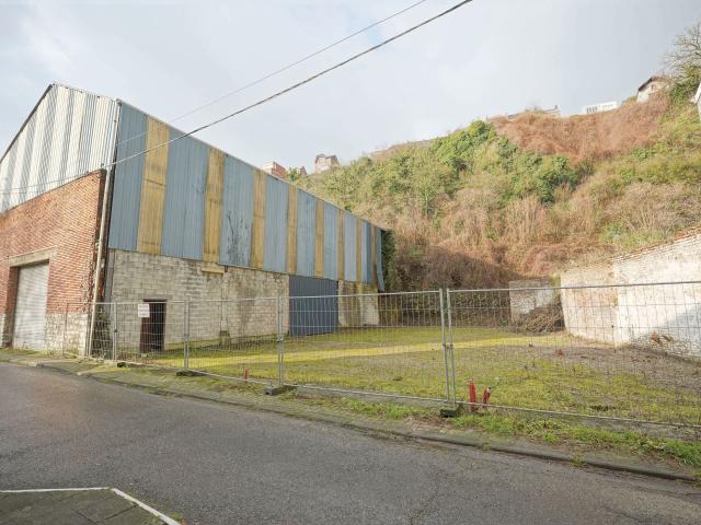 Local Commercial vente à Huy, Wallonie