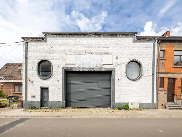 Local Commercial vente à La Louvière, Wallonie