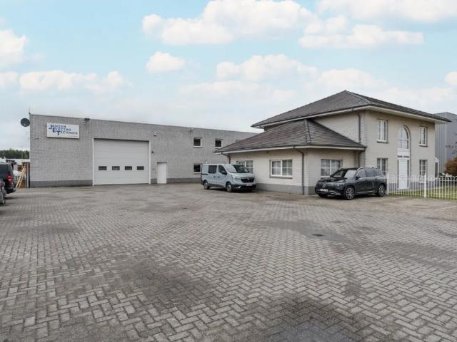 Local Commercial vente à Lommel, Limburg