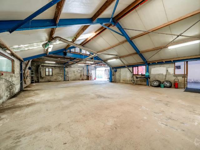 Local Commercial vente à Modave, Wallonie