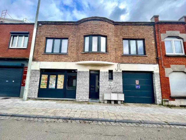 Local Commercial vente à Montignies-sur-Sambre, Charleroi