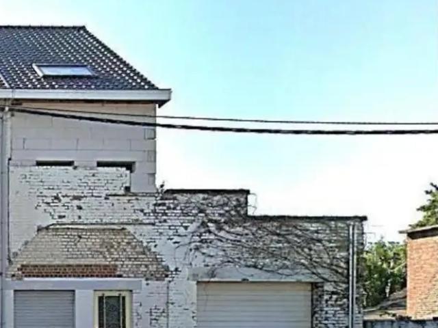 Local Commercial vente à Montignies, Wallonie