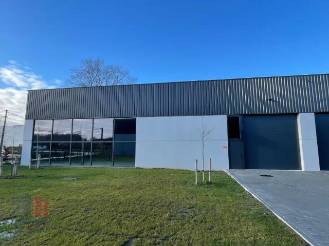 Local Commercial vente à Oostkamp, West-Vlaanderen