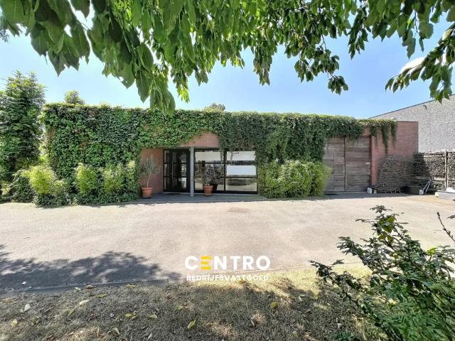 Local Commercial vente à Staden, West-Vlaanderen