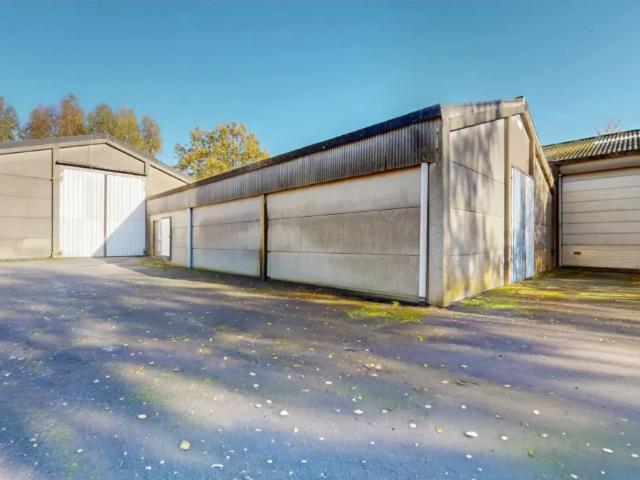 Local Commercial vente à Quenast, Wallonie