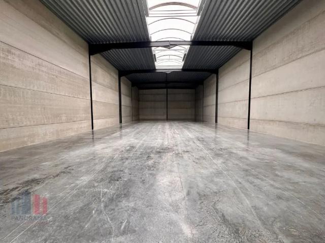 Local Commercial vente à Roeselare, West-Vlaanderen
