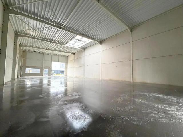 Local Commercial vente à Sint-pieters-leeuw, Brabant