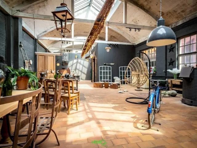 Local Commercial vente à Brunehaut, Wallonie