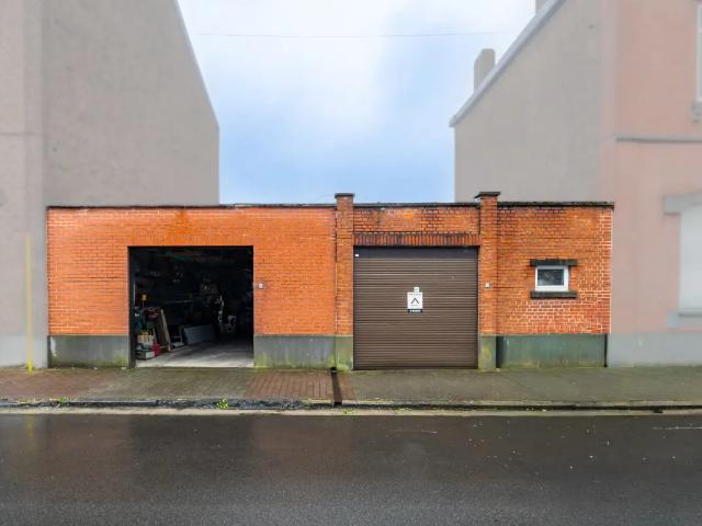 Local Commercial vente à Fleurus, Wallonie
