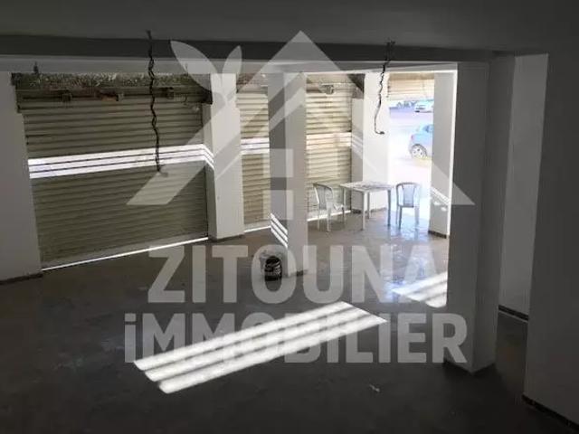 Bureau vente à Ain Zaghouan, Douz