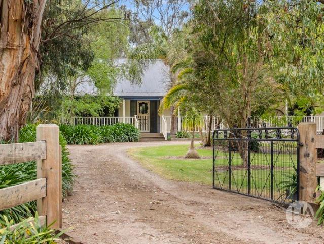 Cottage for sale in Bittern, Melbourne