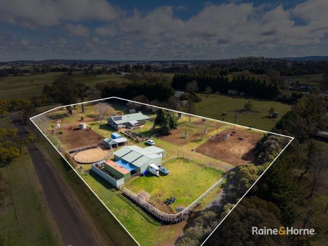Cottage for sale in Abington, New South Wales