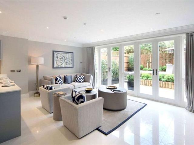 Townhouse for rent in Clewer Village, Windsor