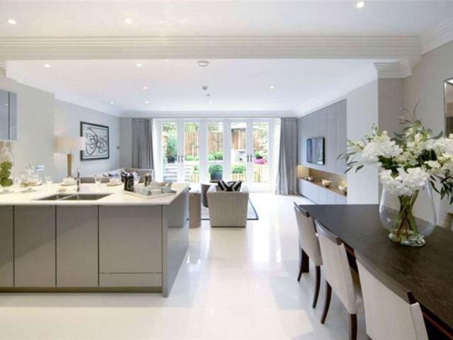Townhouse for rent in Clewer Village, Windsor