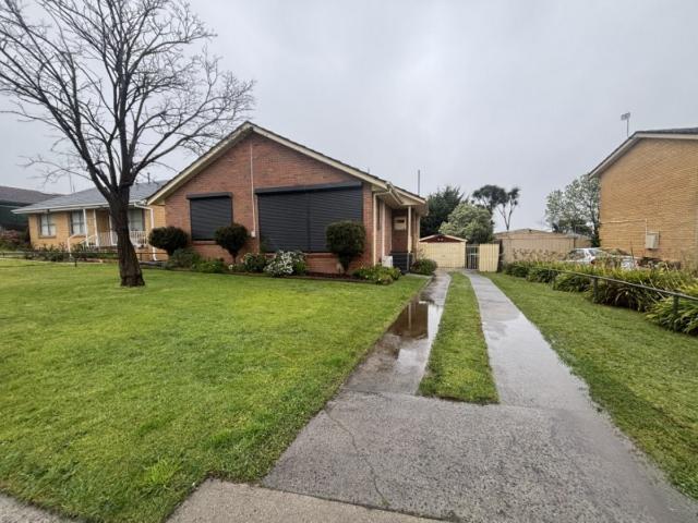 House for rent in Churchill, Victoria