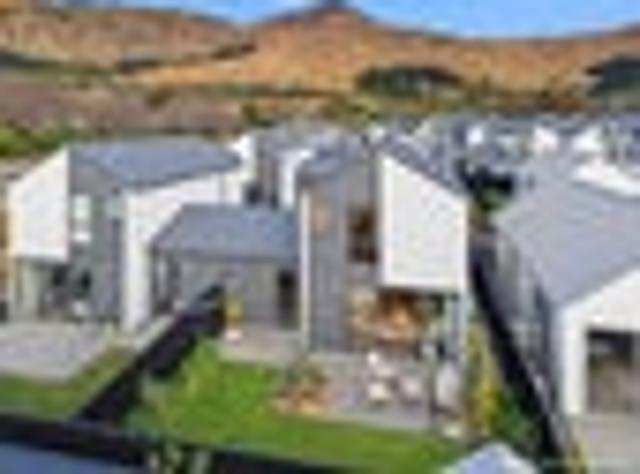 Townhouse for sale in Chaslands, Canterbury