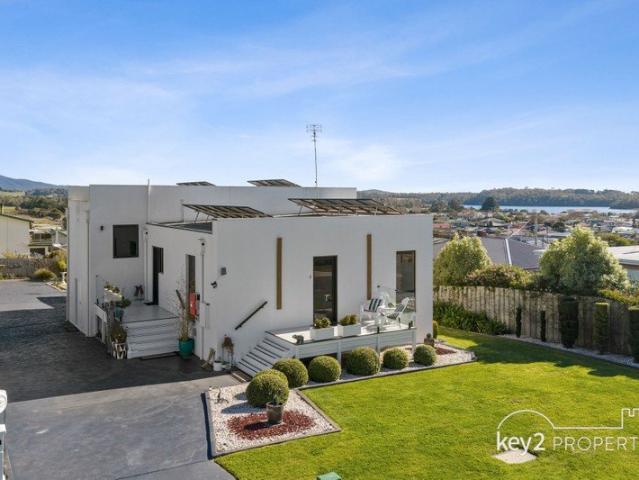 House for sale in Beauty Point, Tasmania