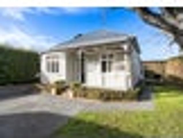 House for sale in One Tree Hill, Oroua County