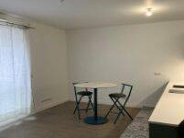 Studio location à Quartier Bords et Val de Seine / Les Arches, Issy-les-Moulineaux
