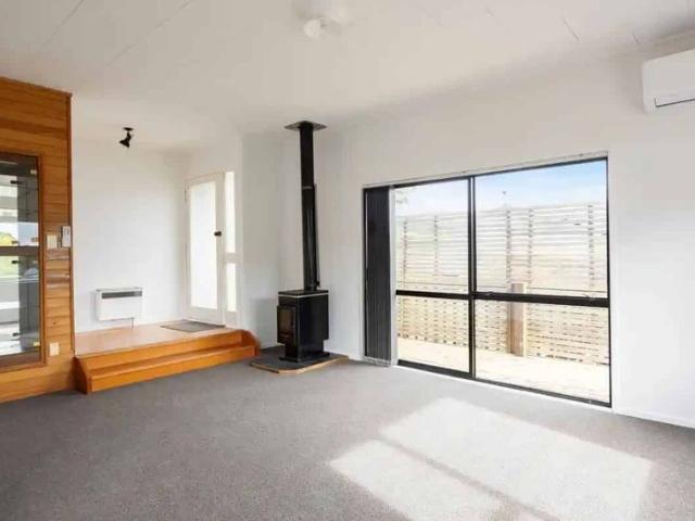 House for rent in Oratia