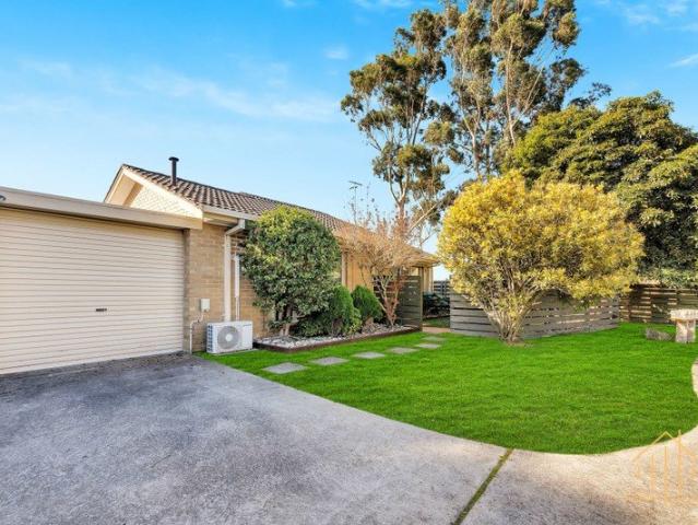 Townhouse for sale in Camerons Creek, Victoria