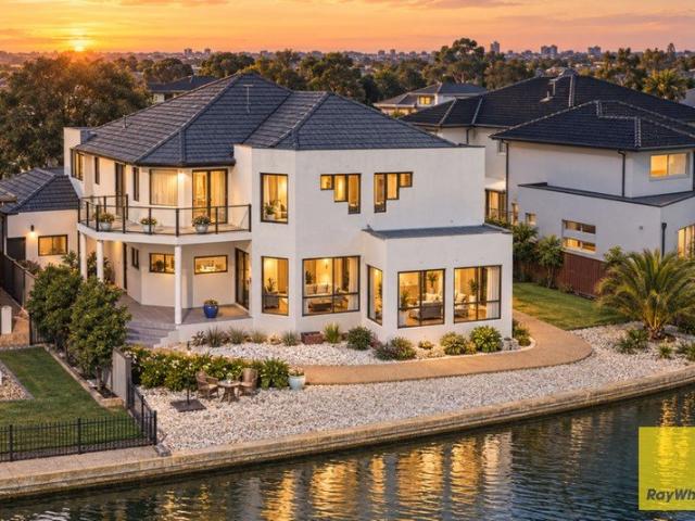 House for sale in Sanctuary Lakes, Melbourne