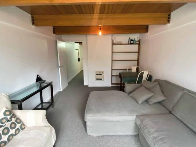 Townhouse for rent in Heathcote, Canterbury
