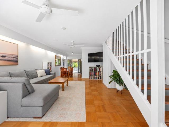 Townhouse for sale in Taringa, Greater Brisbane