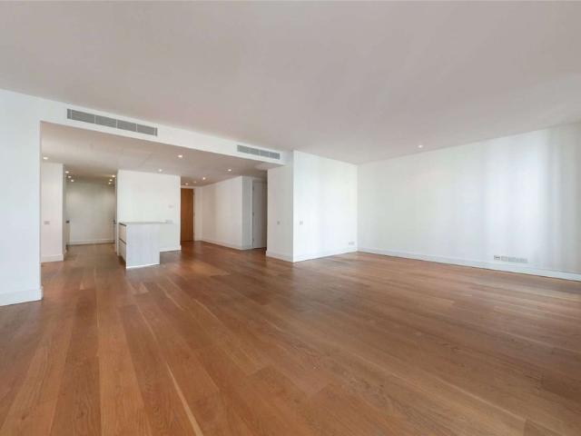 Apartment for rent in Canary Wharf, Greater London