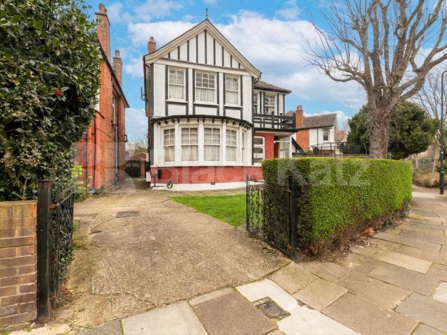 Apartment for rent in Mapesbury, Greater London