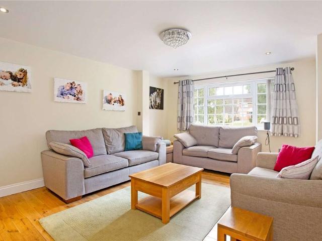 House for rent in Pouchen End, Hertfordshire
