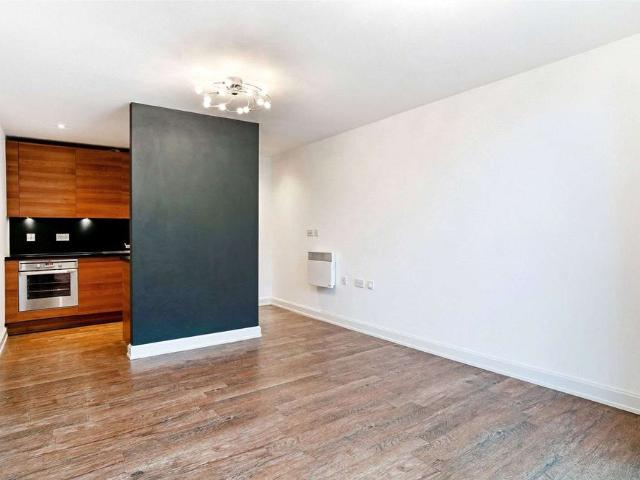 Apartment for rent in The Promenade, Cheltenham