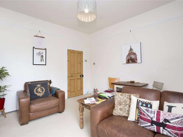 Apartment for rent in Highbury, Greater London