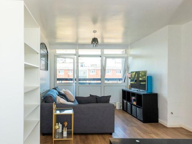 Apartment for rent in Stepney, Greater London