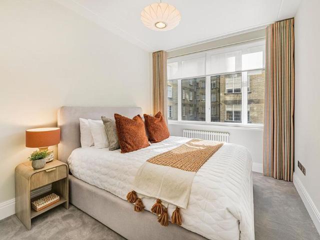 Apartment for rent in Brompton, Greater London